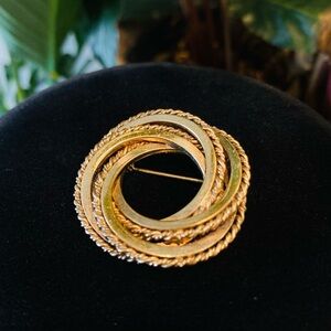 Vintage Estate Winard 12kt Gold Filled Circular Wreath Round Pin Brooch
